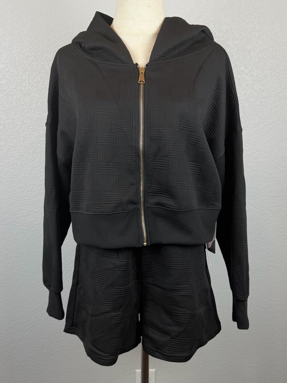 NWT Love Poem Embossed Pattern Active Zip Up Hoodie/Short Set Black | Size L